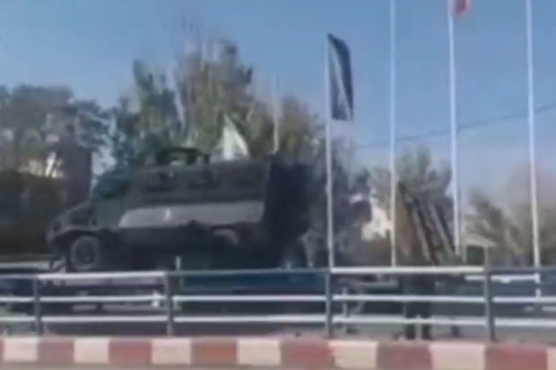 İran ordusu Güney Azərbaycana hərbi texnika yeridir - VİDEO